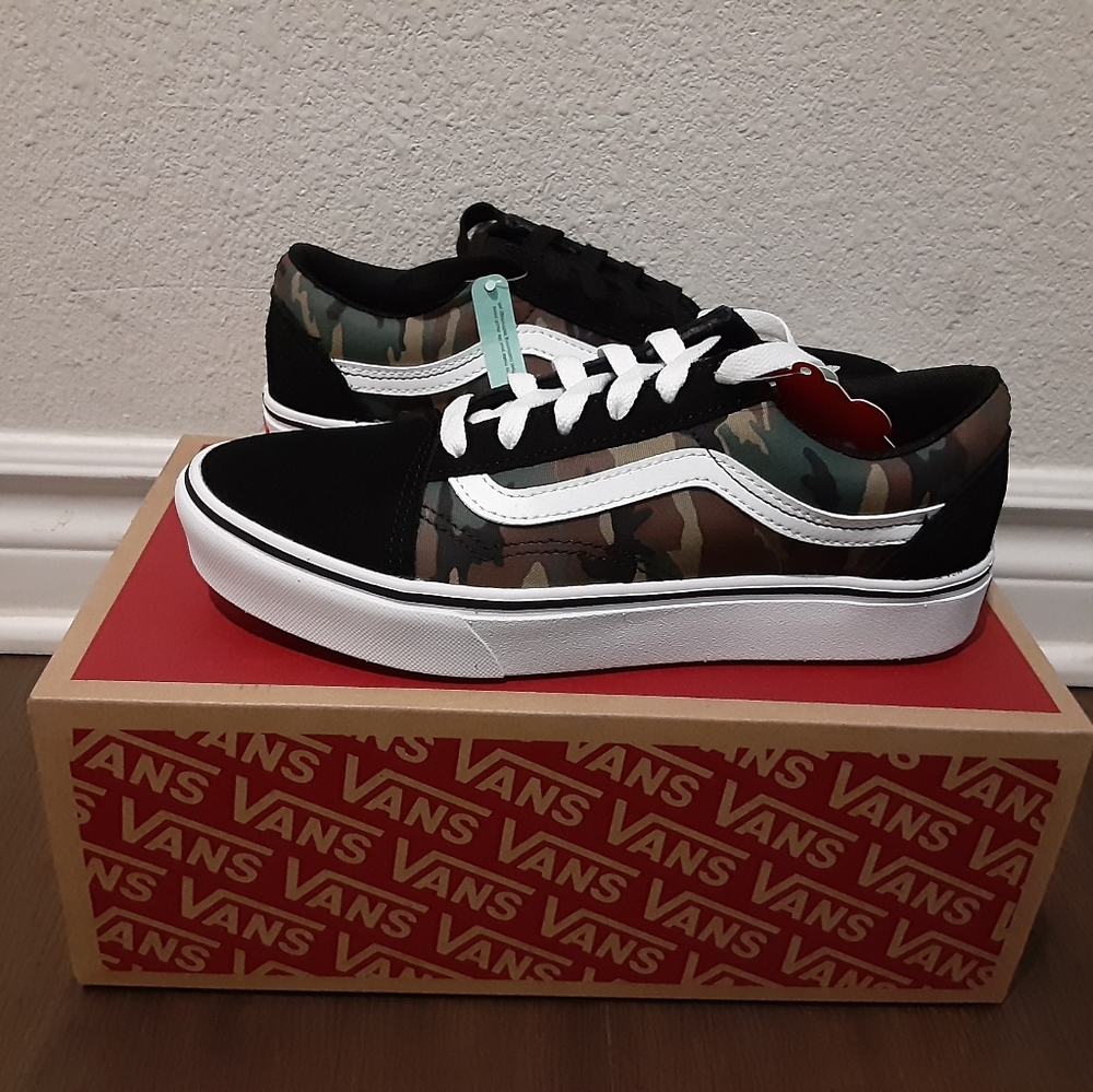 Vans - Picture 1 of 5